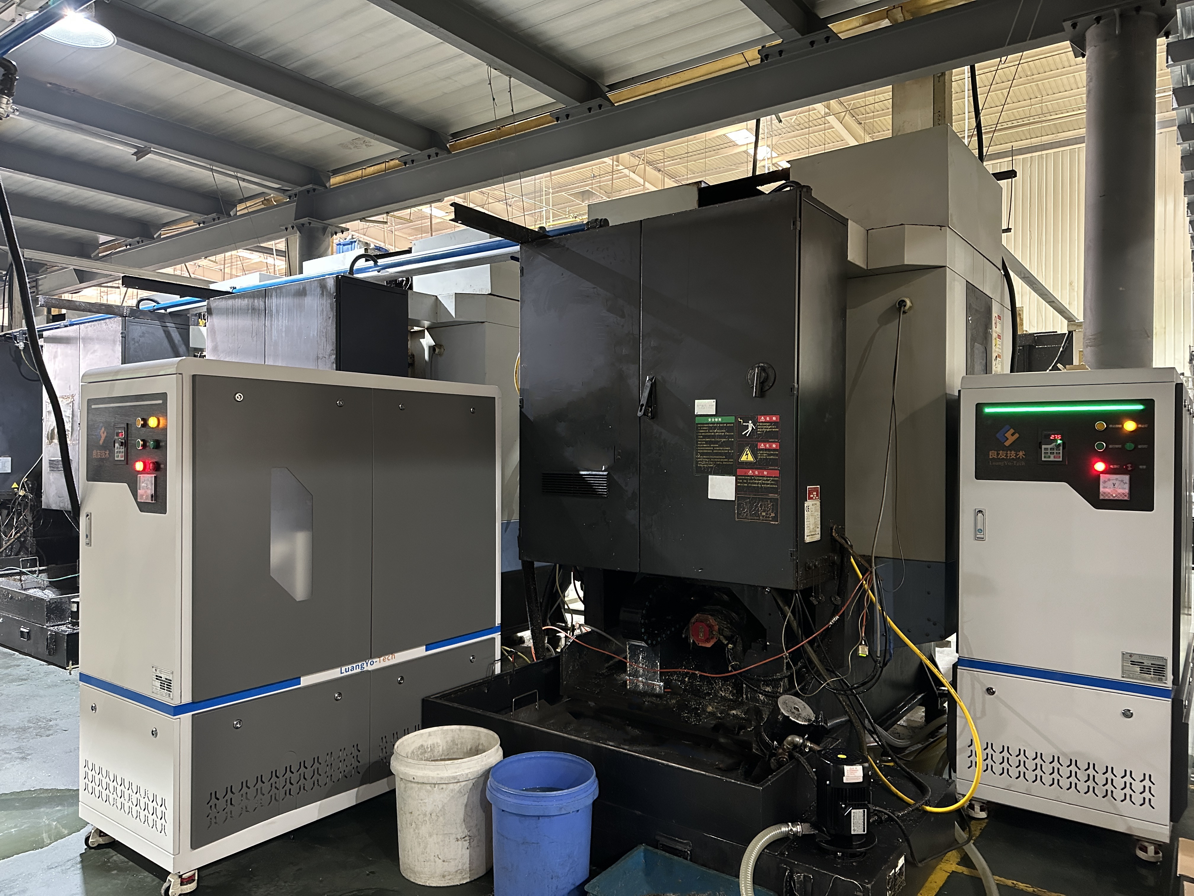 High-Pressure Water Deburring Cleanner